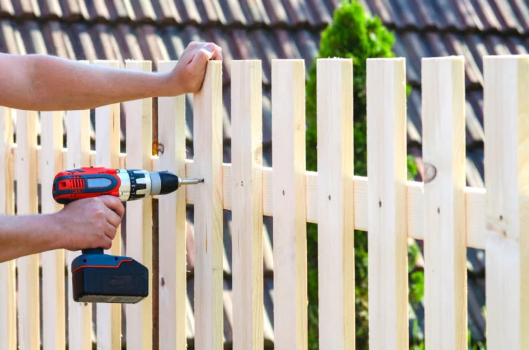 what size nail gun for fence pickets
